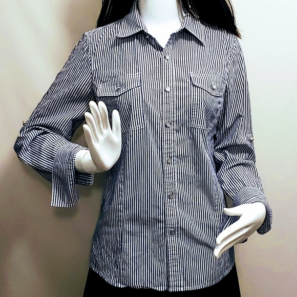 MICHAEL Michael Kors Tops - Michael Kors Button down dress shirt size 6